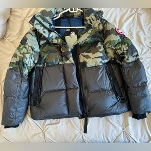 Canada goose women’s medium junction parka regeneration camp/graphite